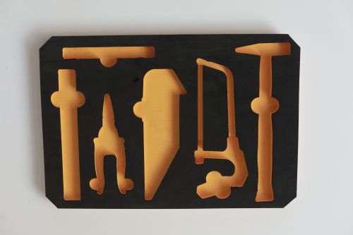 選泡棉廠家看什么？五周泡棉的資質(zhì)與服務(wù)有何亮點(diǎn)？