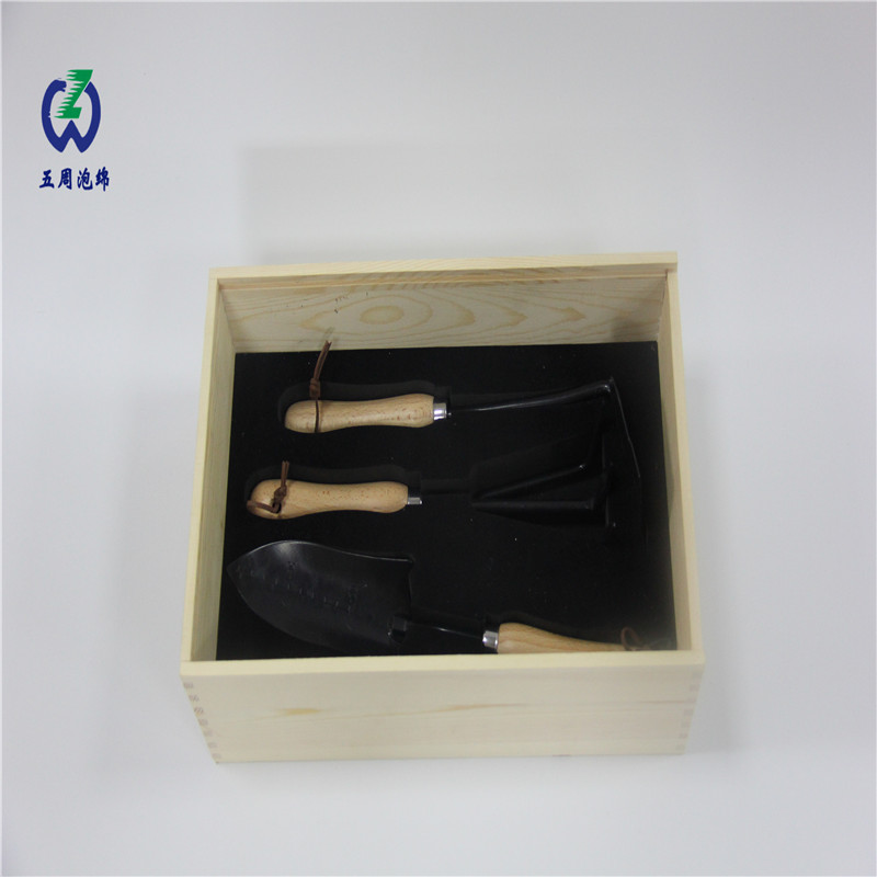 木質(zhì)園藝禮盒包裝：EVA泡棉內(nèi)襯的質(zhì)感融合與工具防護(hù)